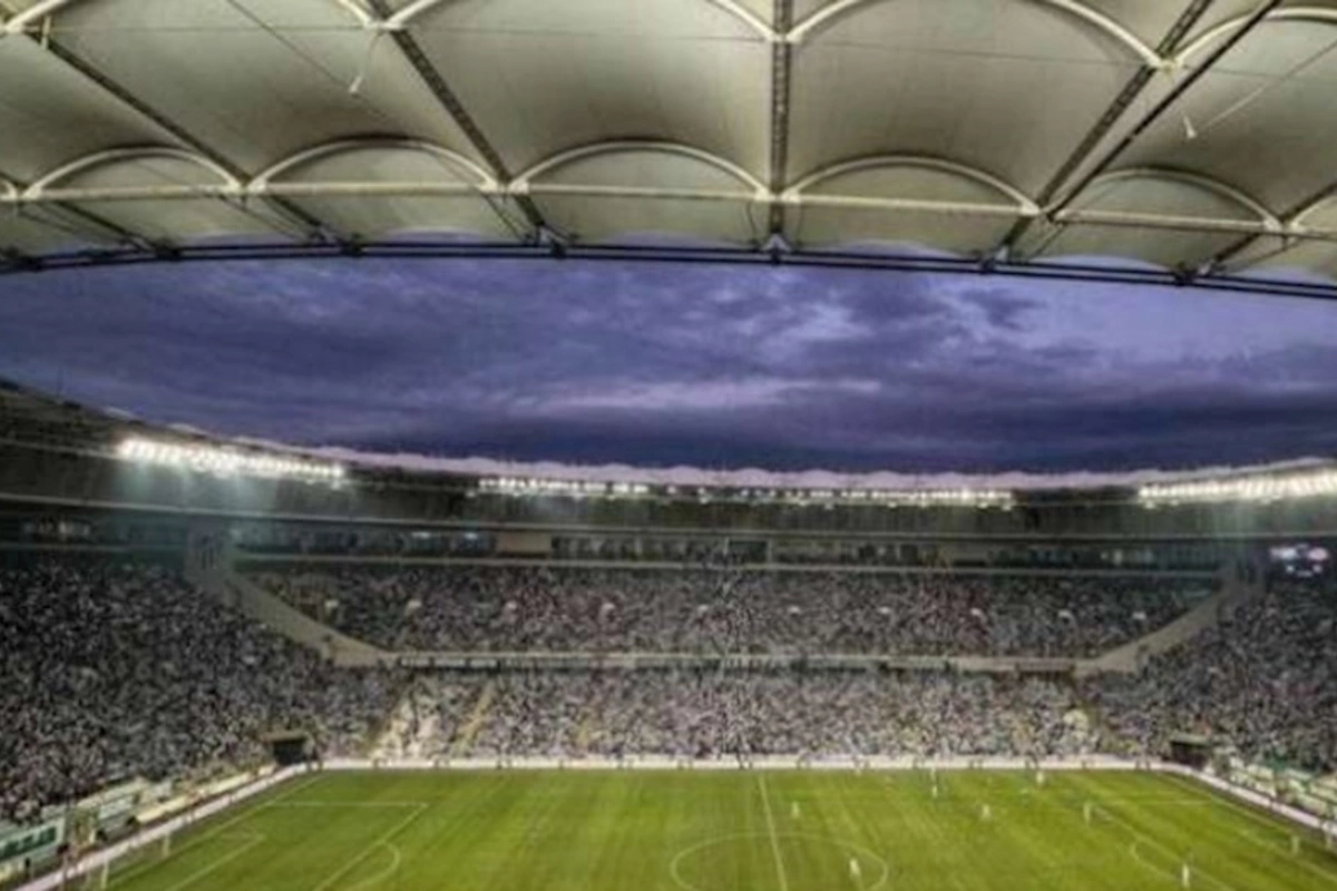 Türkiyədə oyunda dava — 14 futbolçu qırmızı vərəqə aldı