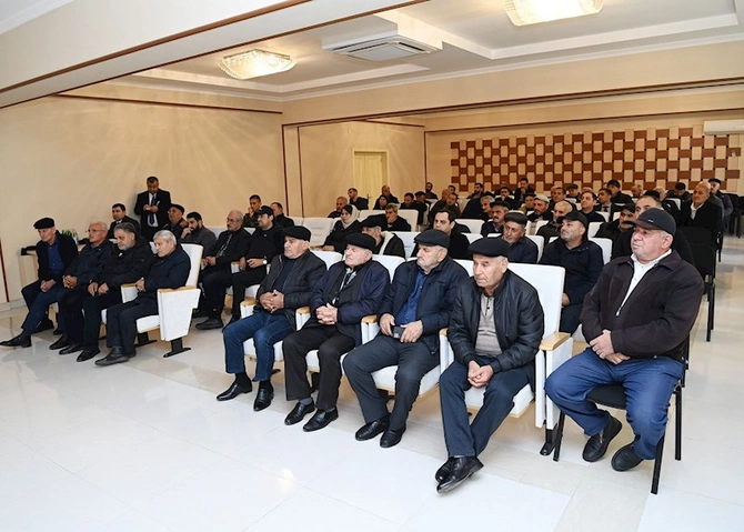 “Azərişiq” ASC Lənkəranda sahibkarlarla görüş keçirib — FOTOLAR
