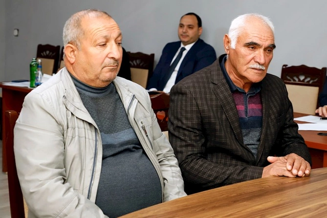 Zaur Mikayılov Cəlilabadda vətəndaşlarla görüşüb — FOTOLAR Zaur Mikayılov Cəlilabadda vətəndaşlarla görüşüb — FOTOLAR