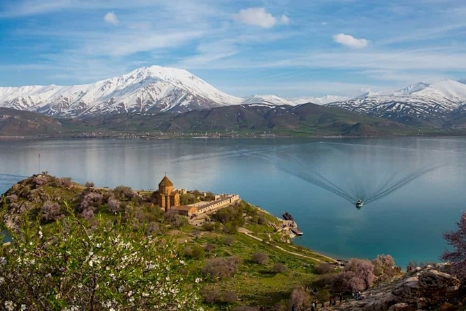 Türkiyənin incisi adlandırılan, dünyanın ən qədim şəhəri olan Van — FOTOLAR