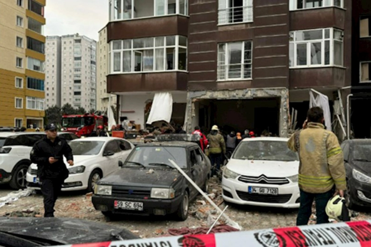 İstanbulda binada partlayış — 1 ölü, 3 yaralı (FOTOLAR)