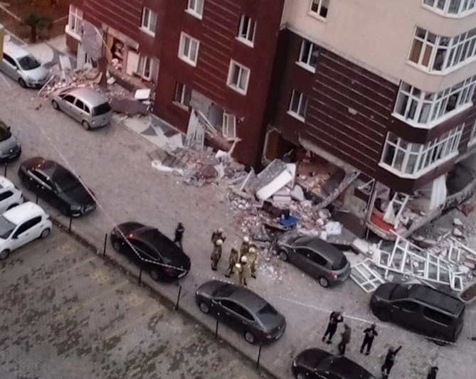 İstanbulda binada partlayış — 1 ölü, 3 yaralı (FOTOLAR)