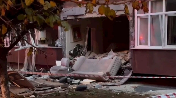 İstanbulda binada partlayış — 1 ölü, 3 yaralı (FOTOLAR)