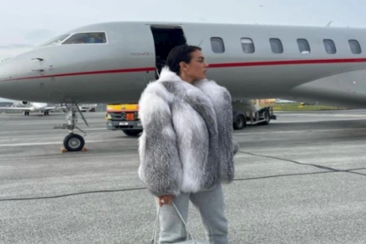 Ronaldonun sevgilisi 73 milyon dollarlıq dəbdəbəli təyyarəsini göstərdi — FOTO