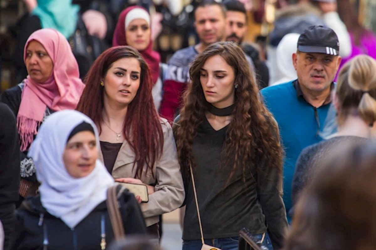 Suriyanın yeni hakimiyyəti qadınların geyimini məhdudlaşdırmaq niyyətində deyil