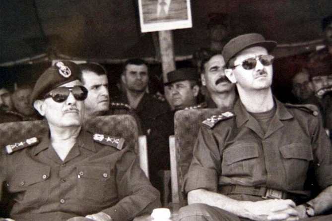 24 ildən sonra prezident postunu tərk edən Bəşər Əsəd kimdir?