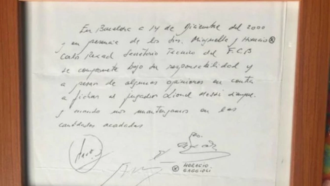 Messinin ilk müqaviləsi hərraca çıxarıldı — FOTO Messinin ilk müqaviləsi hərraca çıxarıldı — FOTO