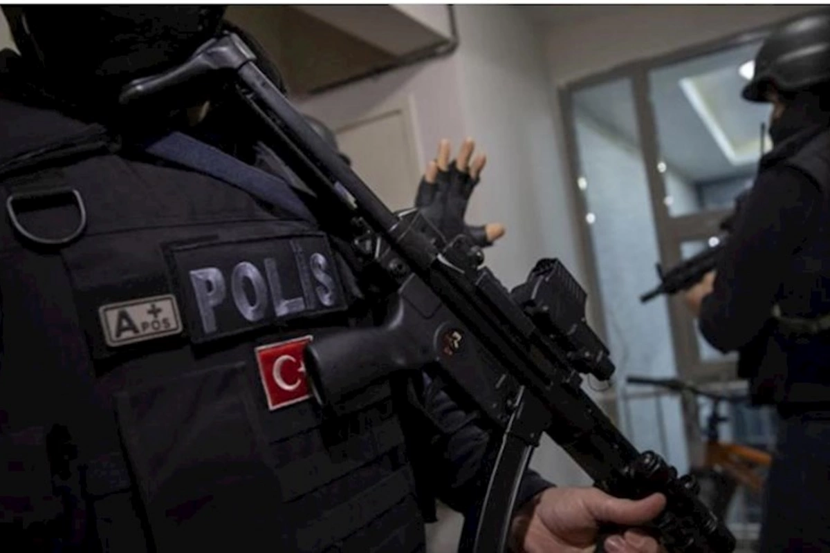 Türkiyədə AKP-nin tədbirində silahlı hücum olub, xəsarət alan var