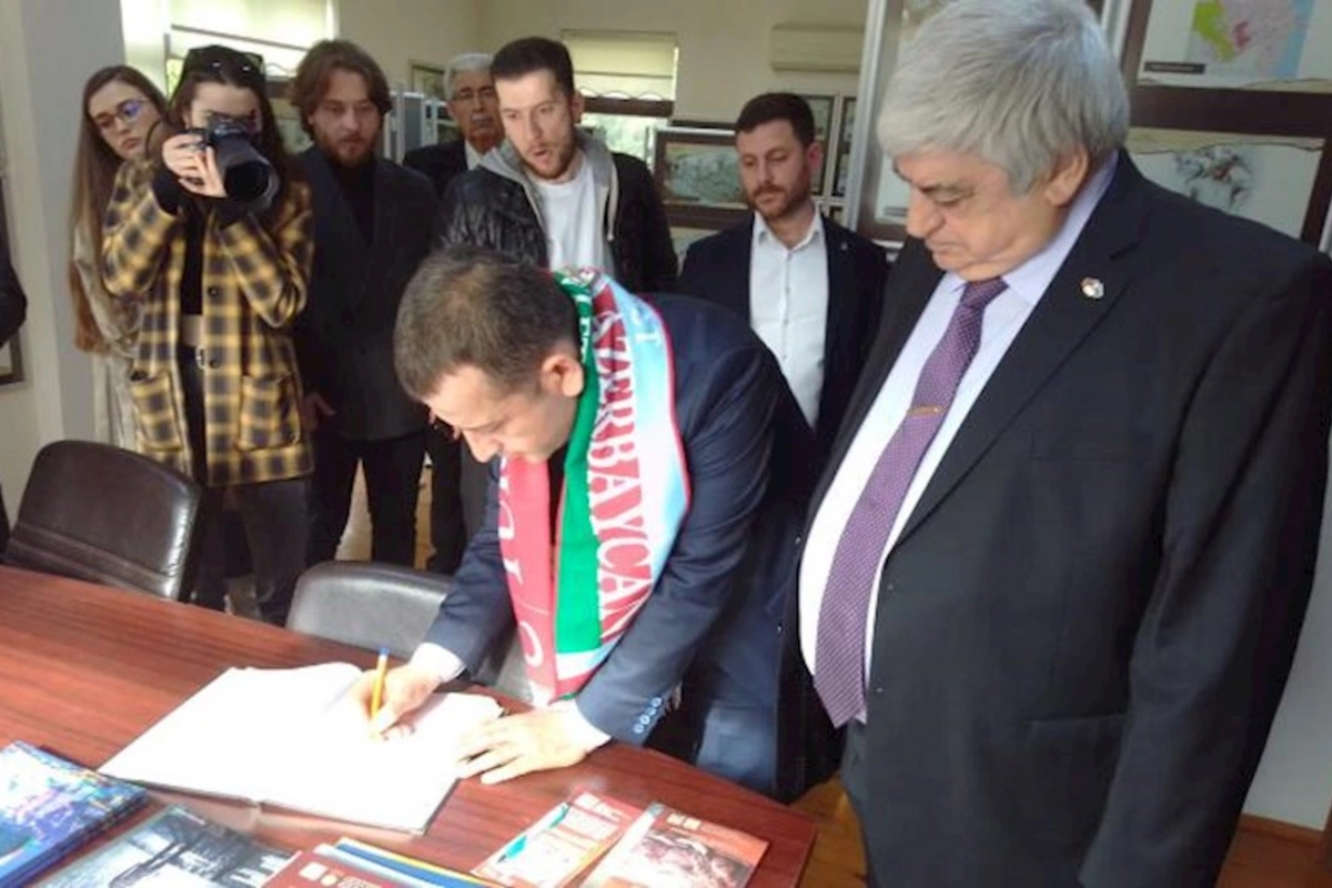 AKP nümayəndələri Heydər Əliyev Mədəniyyət Mərkəzində — FOTOLAR