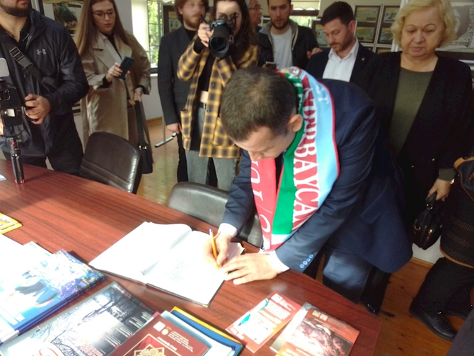 AKP nümayəndələri Heydər Əliyev Mədəniyyət Mərkəzində — FOTOLAR
