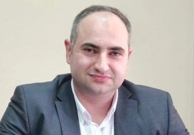 Yaşadığı yer üzrə qeydiyyata düşmək istəyən şəxslər nə etməlidirlər? Yaşadığı yer üzrə qeydiyyata düşmək istəyən şəxslər nə etməlidirlər?