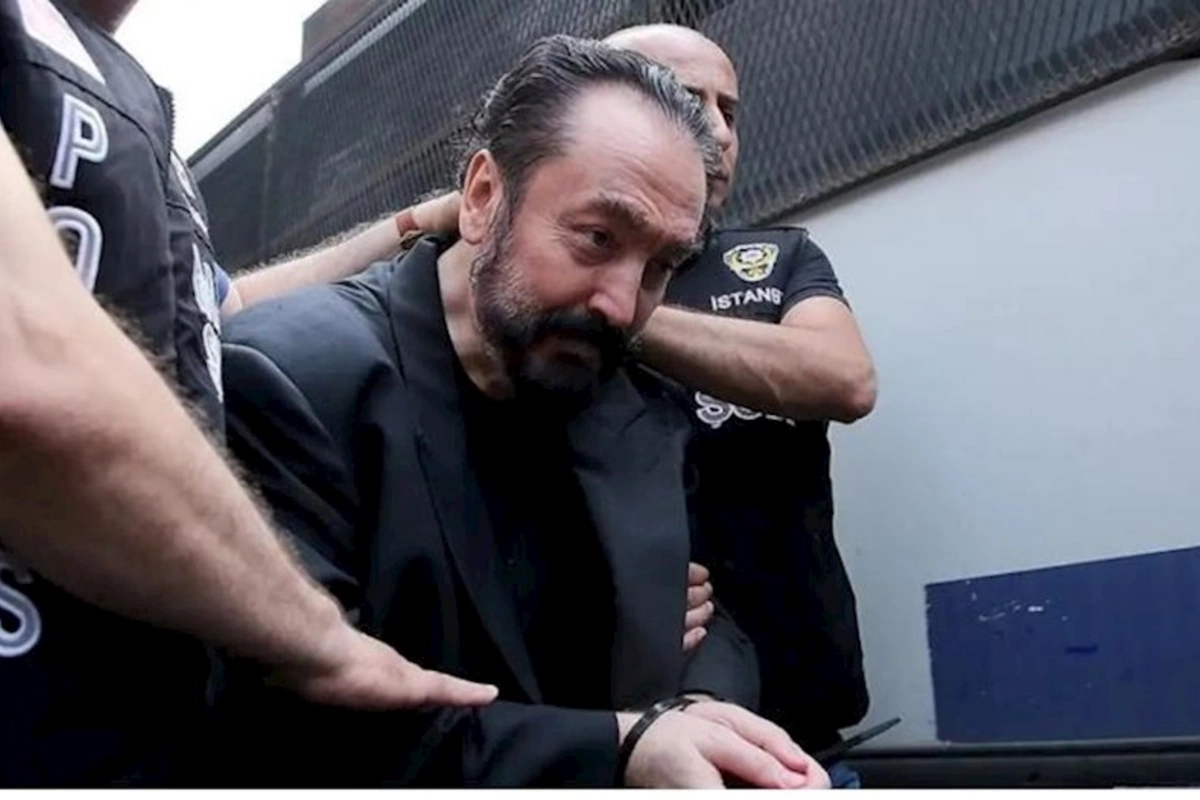 8658 il həbs edilən Adnan Oktarın yeni GÖRÜNTÜLƏRİ