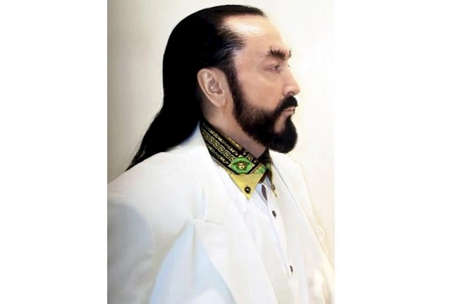 8658 il həbs edilən Adnan Oktarın yeni GÖRÜNTÜLƏRİ 8658 il həbs edilən Adnan Oktarın yeni GÖRÜNTÜLƏRİ