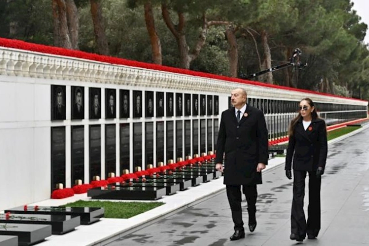 Dövlət başçısı və birinci xanım Şəhidlər xiyabanında