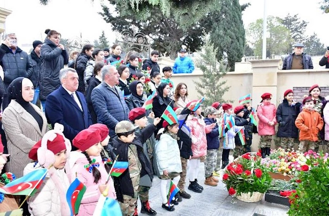 Abşeronda şəhid Veysəl Musibovun anadan olmasının 35-ci il dönümü qeyd edildi — FOTOLAR Abşeronda şəhid Veysəl Musibovun anadan olmasının 35-ci il dönümü qeyd edildi — FOTOLAR