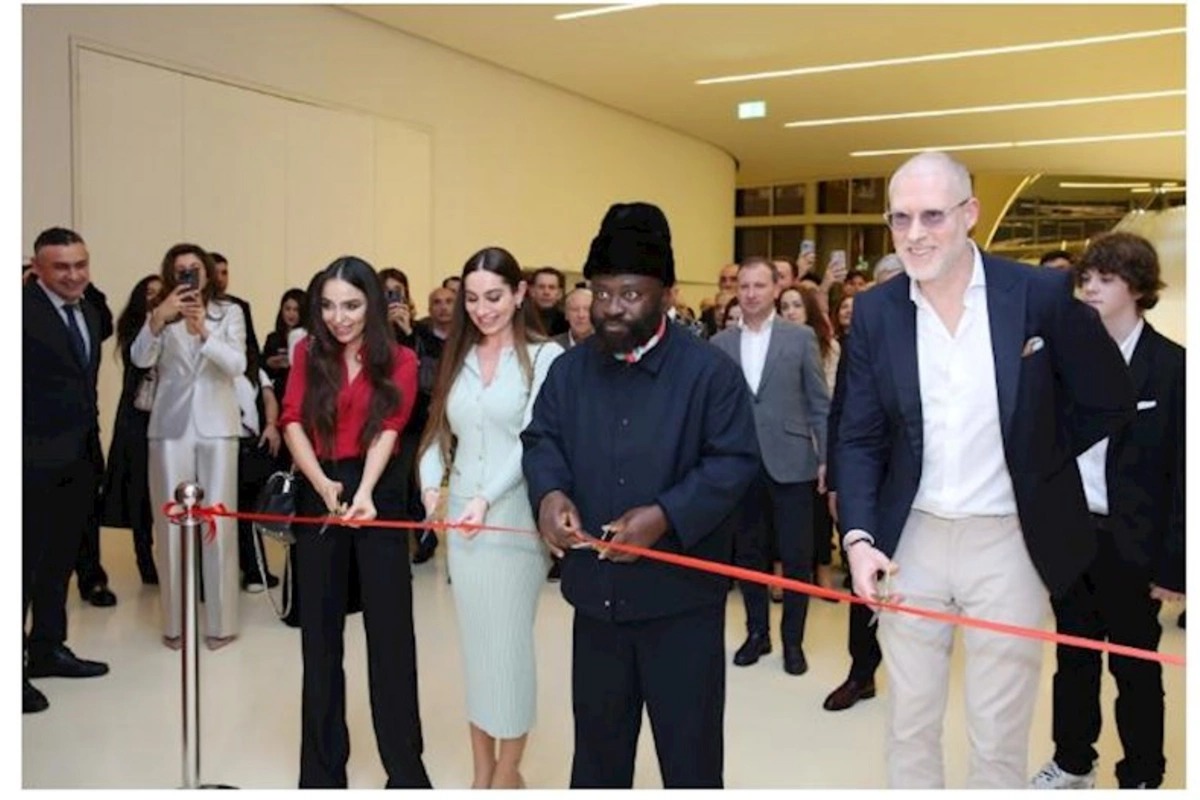 Heydər Əliyev Mərkəzində Kojo Marfonun sərgisinin açılışı — FOTOLAR