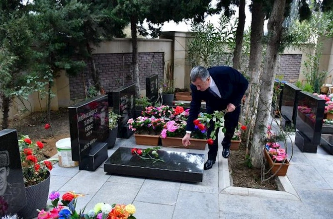 Abşeronda şəhid Veysəl Musibovun anadan olmasının 35-ci il dönümü qeyd edildi — FOTOLAR Abşeronda şəhid Veysəl Musibovun anadan olmasının 35-ci il dönümü qeyd edildi — FOTOLAR