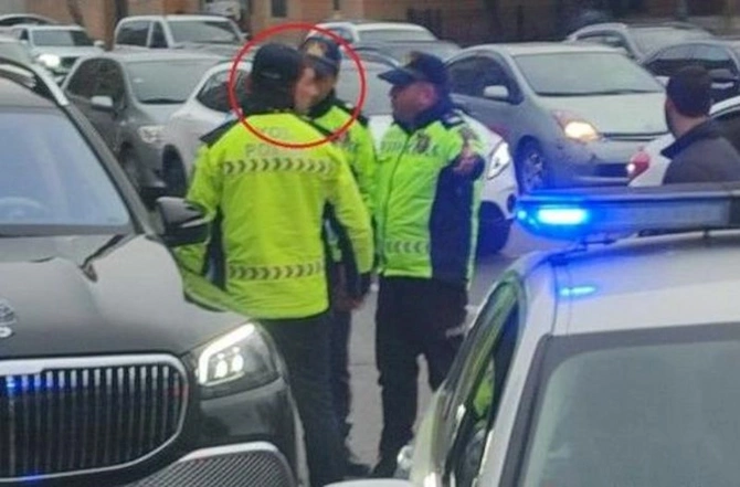 “Maybach” sürücüsü “saxla” əmrinə məhəl qoymadı, polisə müqavimət göstərdi