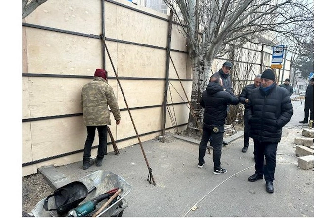 Bakının mərkəzində “yaşıllıq soyqırımı” ola bilər — Ağaclar kəsilmək üçün hasara alındı (FOTOLAR)