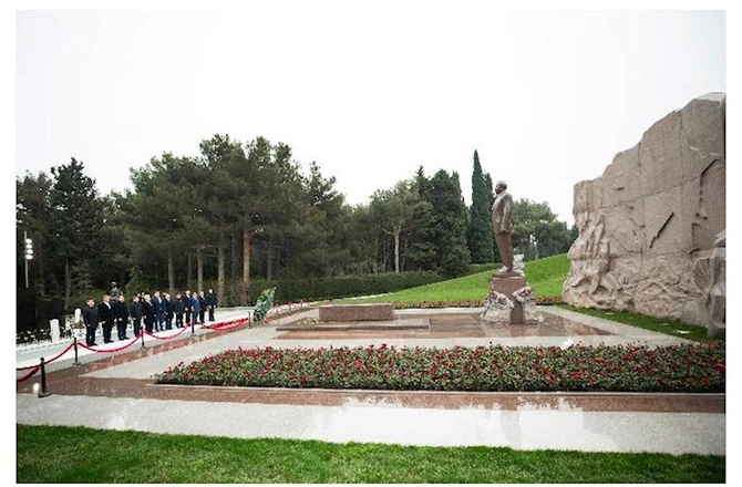 Vilayət Eyvazov qazaxıstanlı həmkarı ilə görüşdü — FOTO Vilayət Eyvazov qazaxıstanlı həmkarı ilə görüşdü — FOTO