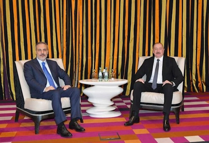 Azərbaycan Prezidenti İlham Əliyev ilə Türkiyənin xarici işlər nazirinin Münhendə görüşü olub — FOTOLAR Azərbaycan Prezidenti İlham Əliyev ilə Türkiyənin xarici işlər nazirinin Münhendə görüşü olub — FOTOLAR