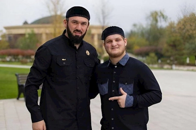 Ramzan Kadırovun 18 yaşlı oğlu nazir oldu — FOTO