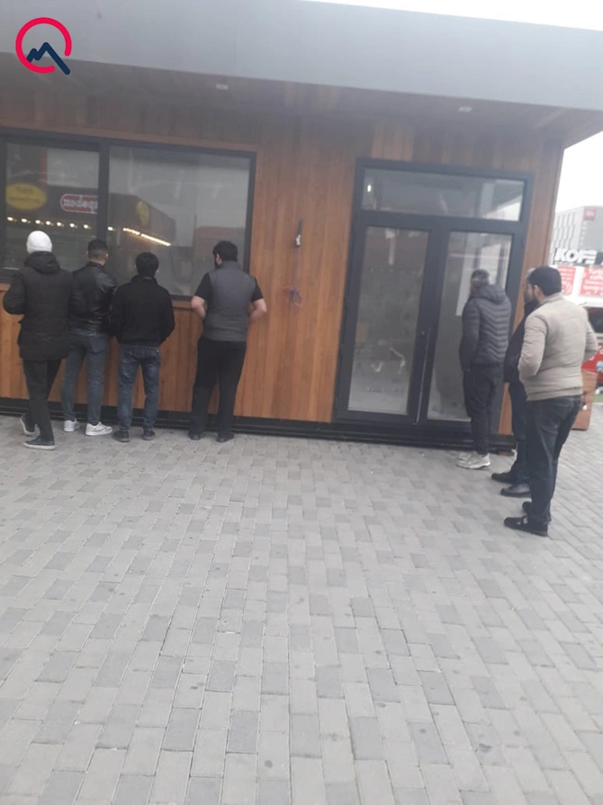 “Yolumuzun üstünə köşk qoyub piyadaların hərəkətinə mane olurlar” — FOTO