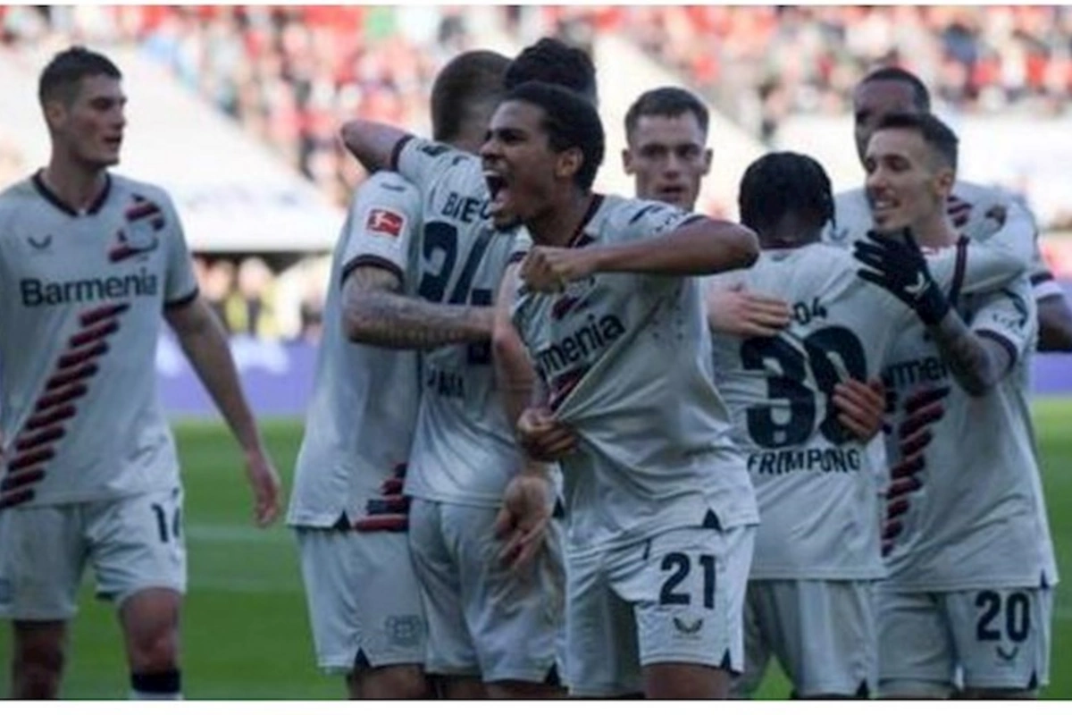 Bayer 04 Bavariyanın rekordunu təkrarlayıb
