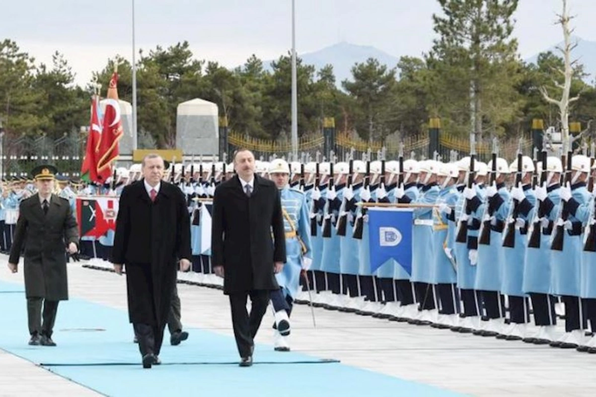 İlham Əliyevin Ankarada rəsmi qarşılanma mərasimi olub — YENİLƏNİB