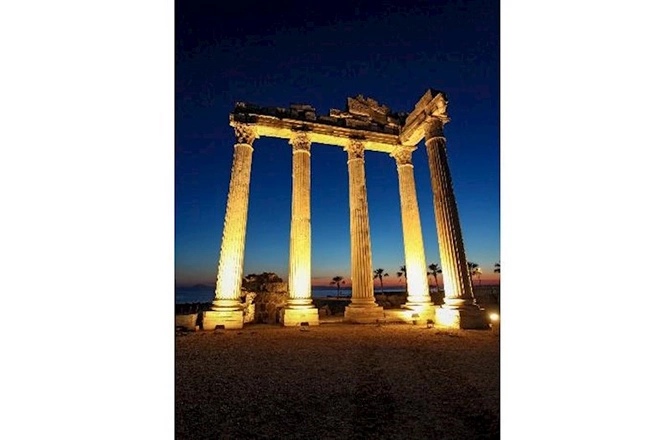 Türkiyə 2023-cü ili rekord qıran turizm rəqəmləri ilə tamamlayır Türkiyə 2023-cü ili rekord qıran turizm rəqəmləri ilə tamamlayır