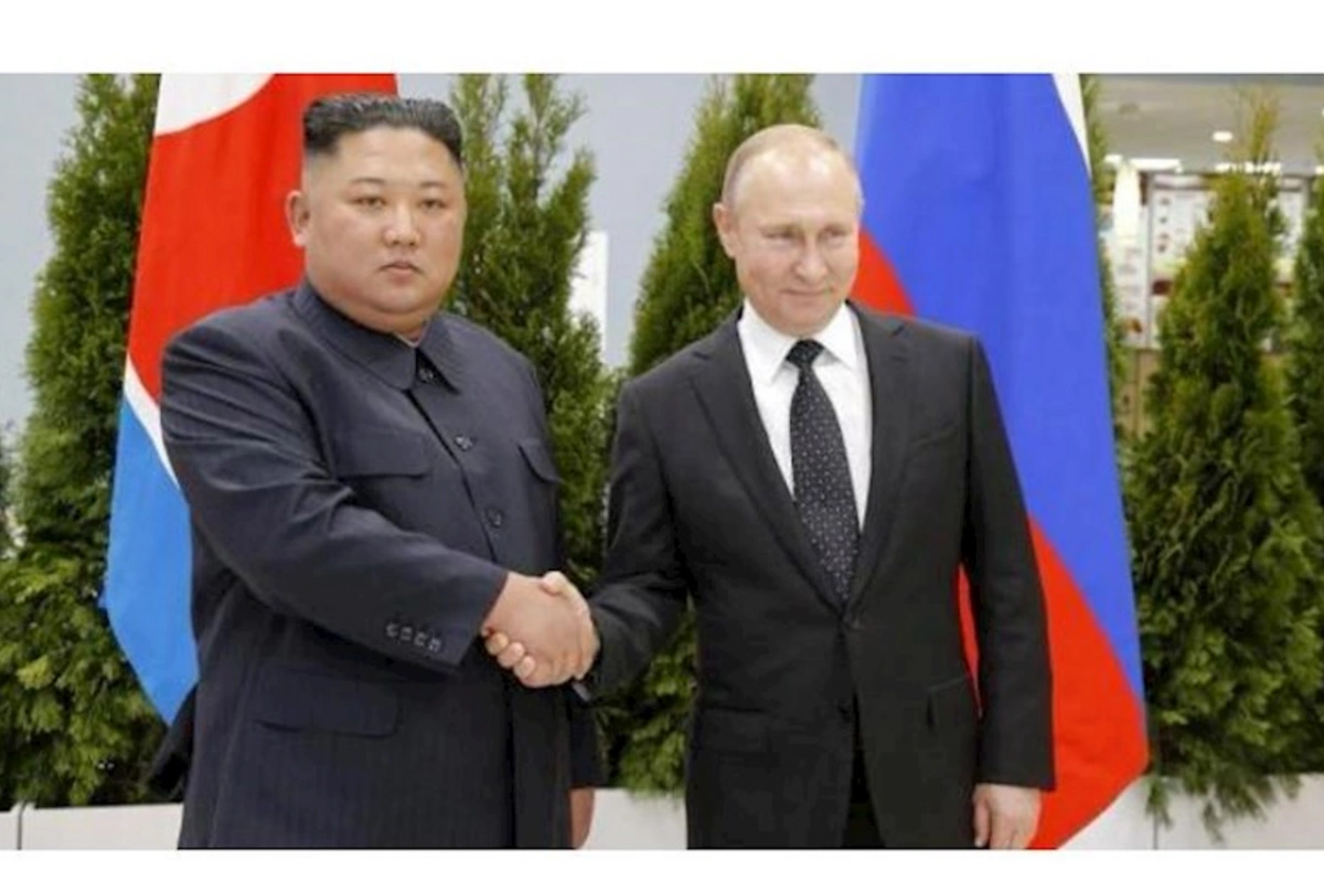 Putin Şimali Koreya liderinə avtomobil hədiyyə etdi