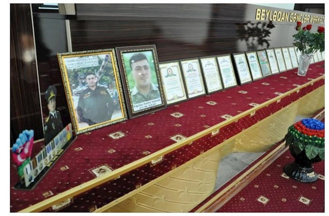 Şəhidimizin “Azərbaycan Bayrağı” ordeni övladına verildi — FOTOLAR