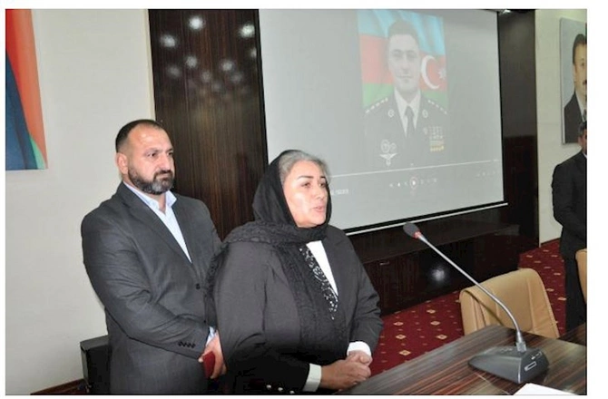 Şəhidimizin “Azərbaycan Bayrağı” ordeni övladına verildi — FOTOLAR