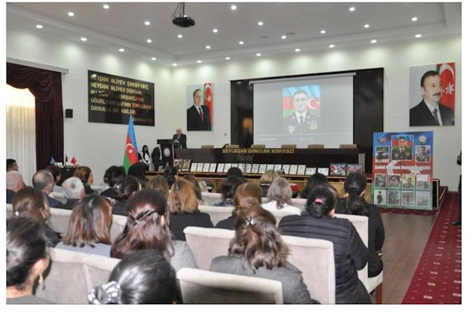 Şəhidimizin “Azərbaycan Bayrağı” ordeni övladına verildi — FOTOLAR