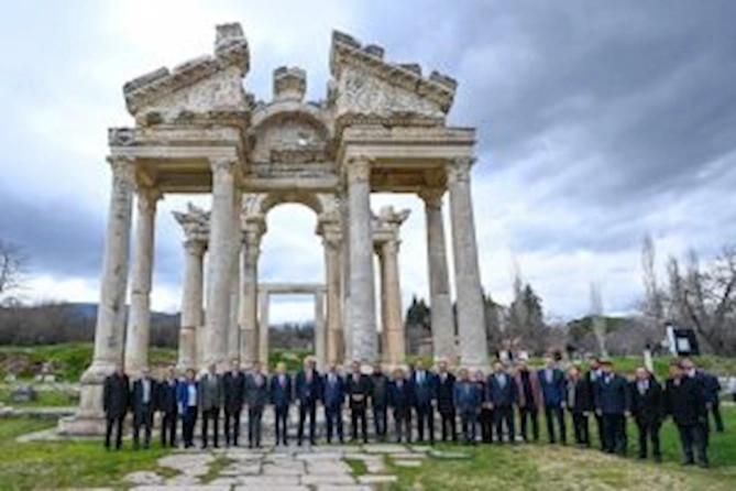 Nazir Mehmet Nuri Ersoy qədim Afrodisiası tanıtdı — FOTO