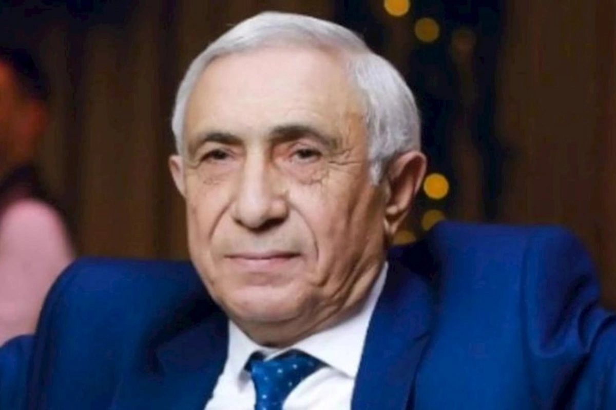 Məşhur müğənninin atası vəfat etdi — FOTO
