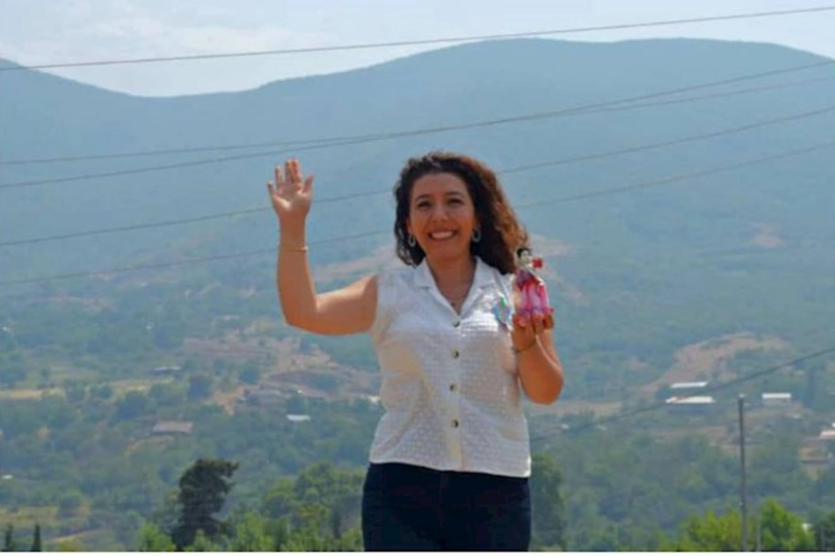 Hadruta 30 il əvvəl götürdüyü gəlinciklə qayıtdı...