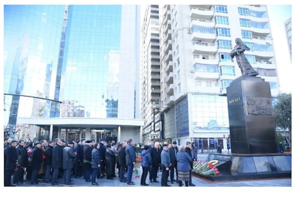 Azərbaycan xalqı Ana harayı abidəsini ziyarət edir