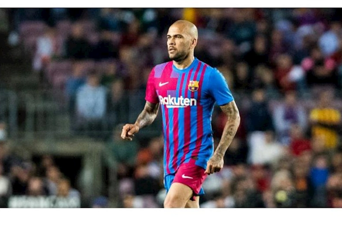  FC Barselona Dani Alvesin adını əfsanələr siyahısından çıxardı