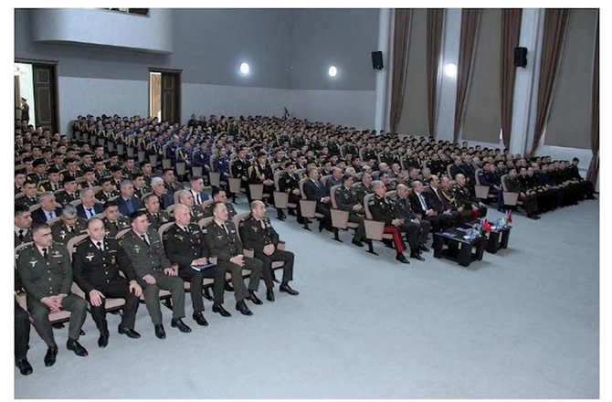 Türkiyə milli müdafiə nazirinin müavini Hərbi İnstitutda olub — VİDEO/FOTO Türkiyə milli müdafiə nazirinin müavini Hərbi İnstitutda olub — VİDEO/FOTO