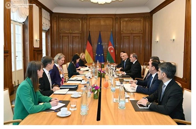 Ceyhun Bayramov alman həmkarı ilə görüşdü — FOTO