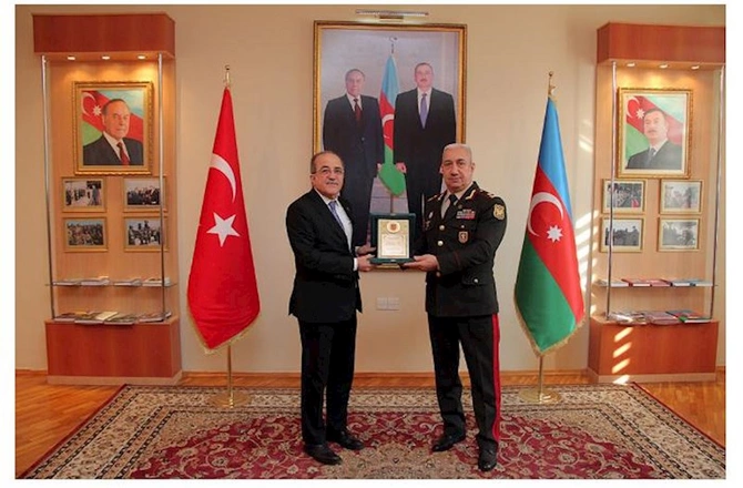Türkiyə milli müdafiə nazirinin müavini Hərbi İnstitutda olub — VİDEO/FOTO Türkiyə milli müdafiə nazirinin müavini Hərbi İnstitutda olub — VİDEO/FOTO