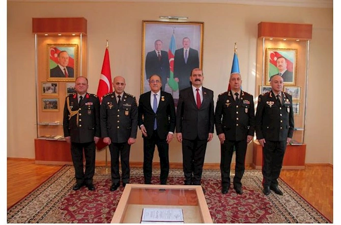 Türkiyə milli müdafiə nazirinin müavini Hərbi İnstitutda olub — VİDEO/FOTO Türkiyə milli müdafiə nazirinin müavini Hərbi İnstitutda olub — VİDEO/FOTO