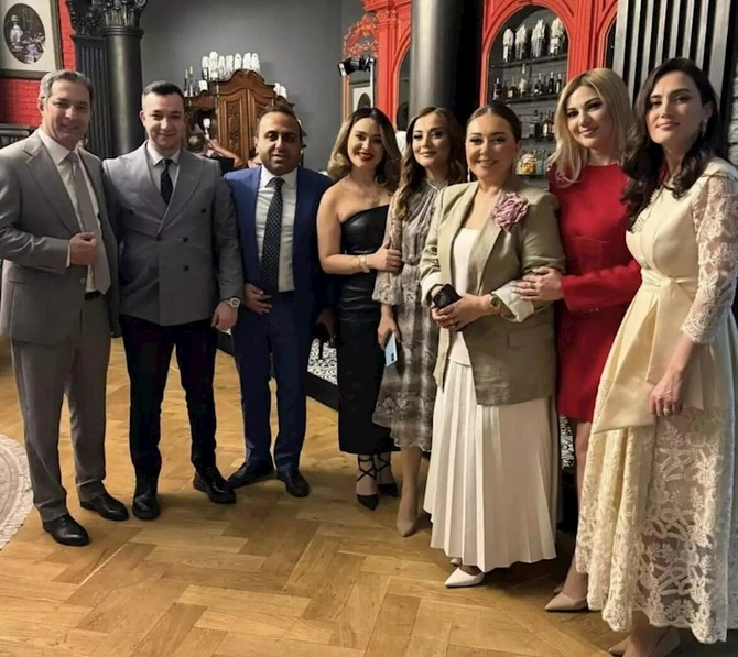 Alidənin toyundan ilk görüntülər — VİDEO Alidənin toyundan ilk görüntülər — VİDEO