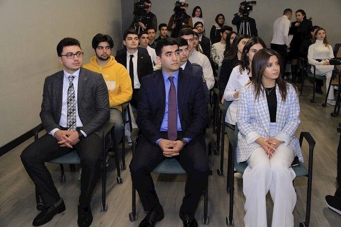 Hüquqşünas tələbələr üçün “Biz gələcəyin vəkilləriyik” adlı qış məktəbinin açılış mərasimi keçirilib — FOTOLAR