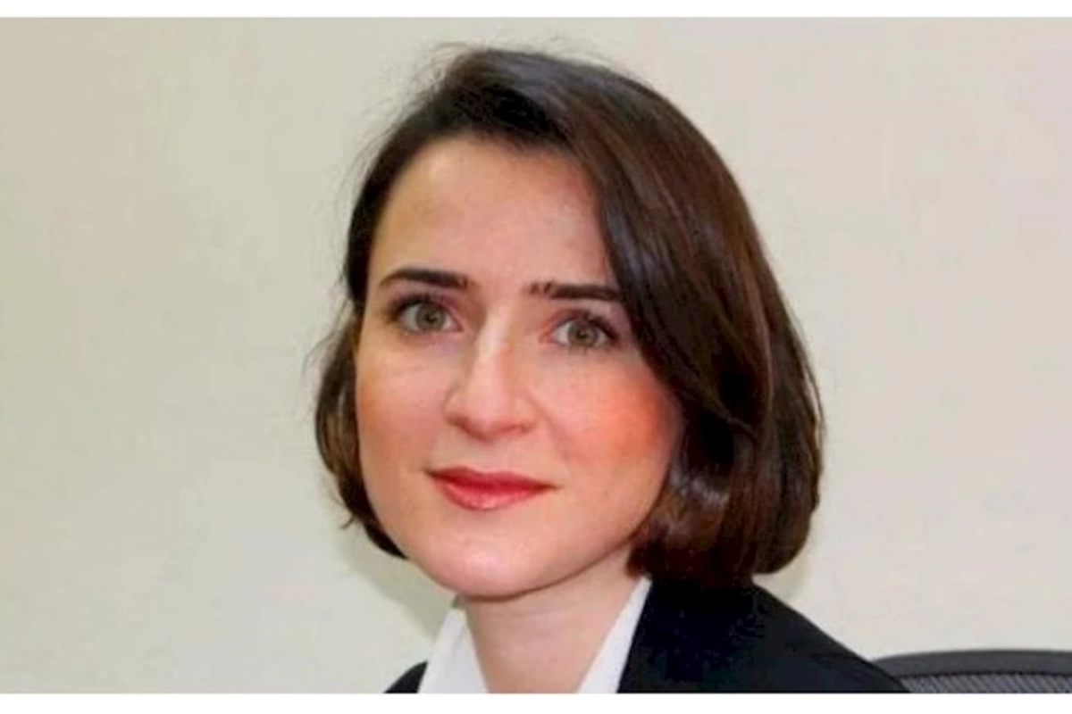 Sabiq nazirin qızı Azərbaycandan QAÇDI