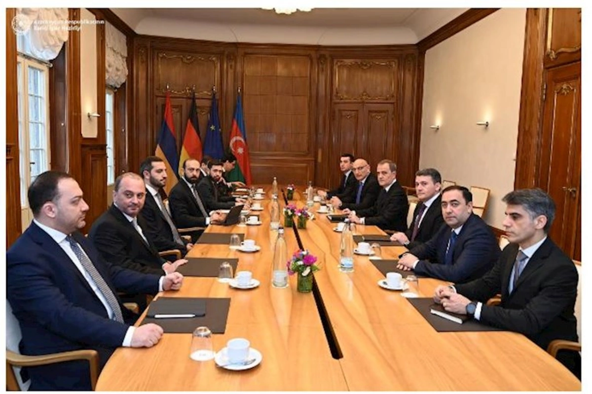 Nazirlərin Berlin görüşü BAŞA ÇATDI