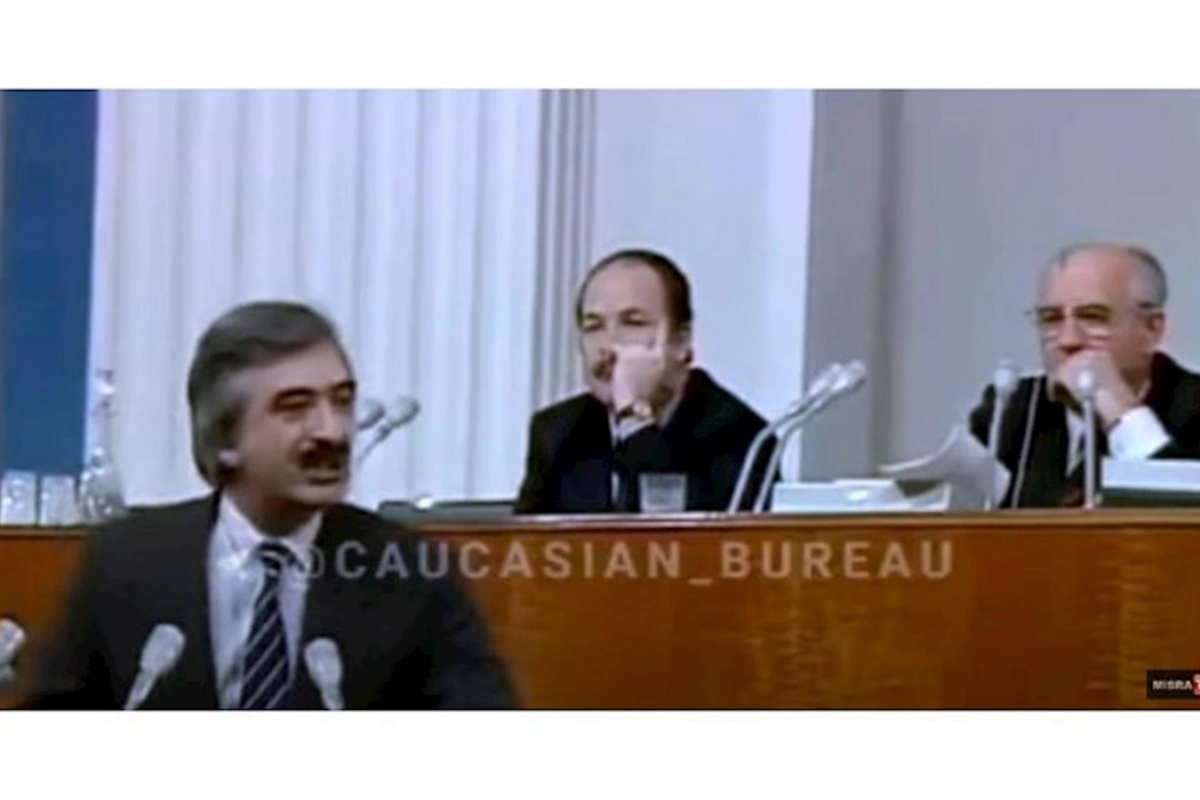 Polad Bülbüloğlunun 1990-cı ildə Qorbaçovla görüşdə qəzəbli çıxışı — Qarabağda qan su yerinə axır...Niyə qarşısı alınmır? (VİDEO)