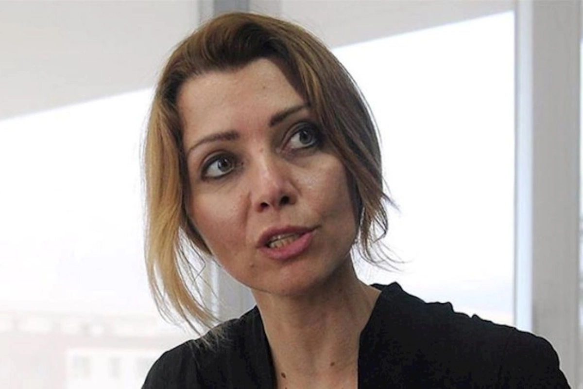 Elif Şafakın bu romanı plagiat imiş — Cəzalandırıldı