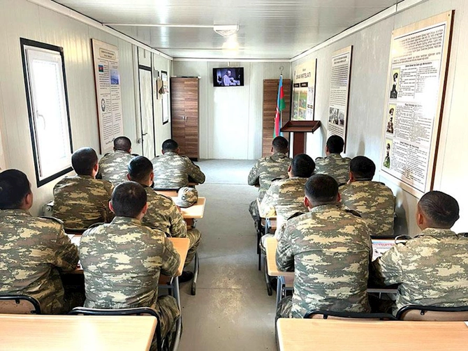 Hərbi qulluqçuların mənəvi-psixoloji hazırlığı daim yüksək səviyyədə saxlanılır Hərbi qulluqçuların mənəvi-psixoloji hazırlığı daim yüksək səviyyədə saxlanılır